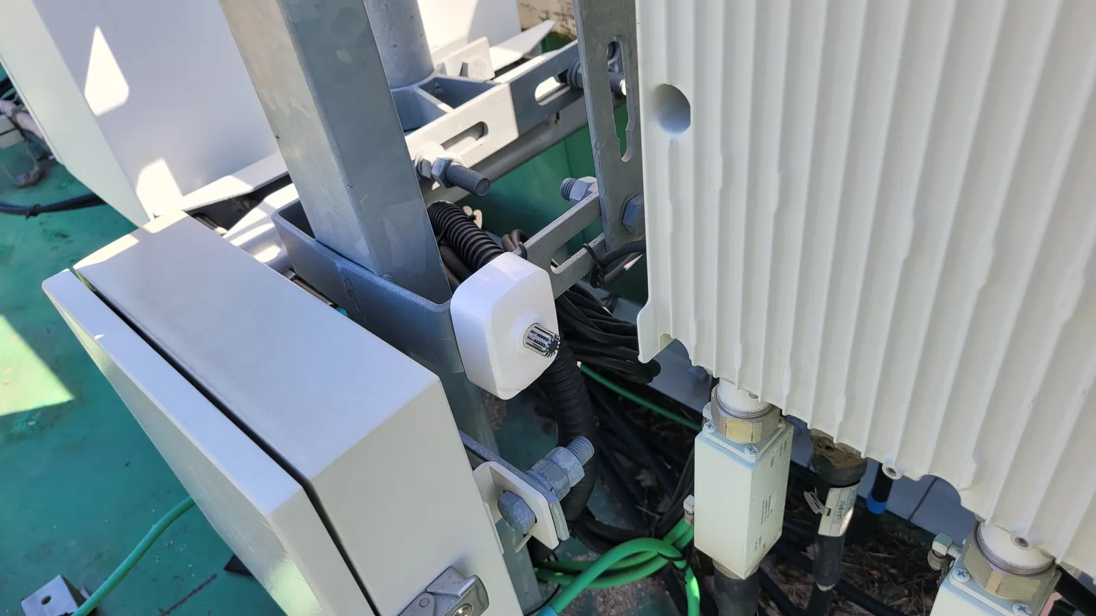 屋外配電盤への設置